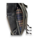 Load image into Gallery viewer, Tassie Rolltop Black
