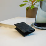 Carica l&#39;immagine nel visualizzatore di Gallery, Carlton Card Case Cowhide Black
