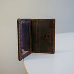 Carica l&#39;immagine nel visualizzatore di Gallery, Carlton Card Case Waxed Buffalo Hide
