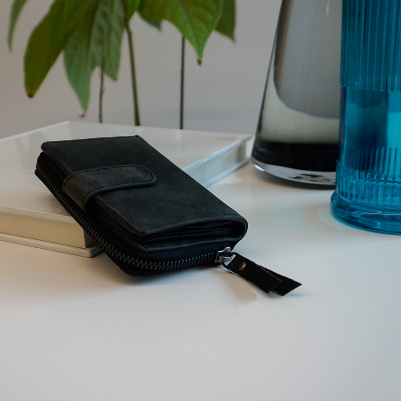 Chatswood Clutch Wallet Cowhide Black