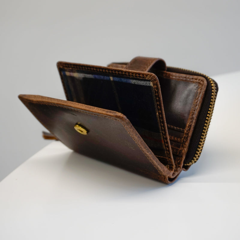 Chatswood Clutch Wallet Waxed Buffalo Hide