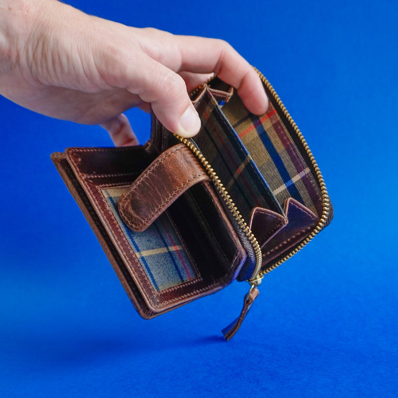 Chatswood Clutch Wallet Waxed Buffalo Hide