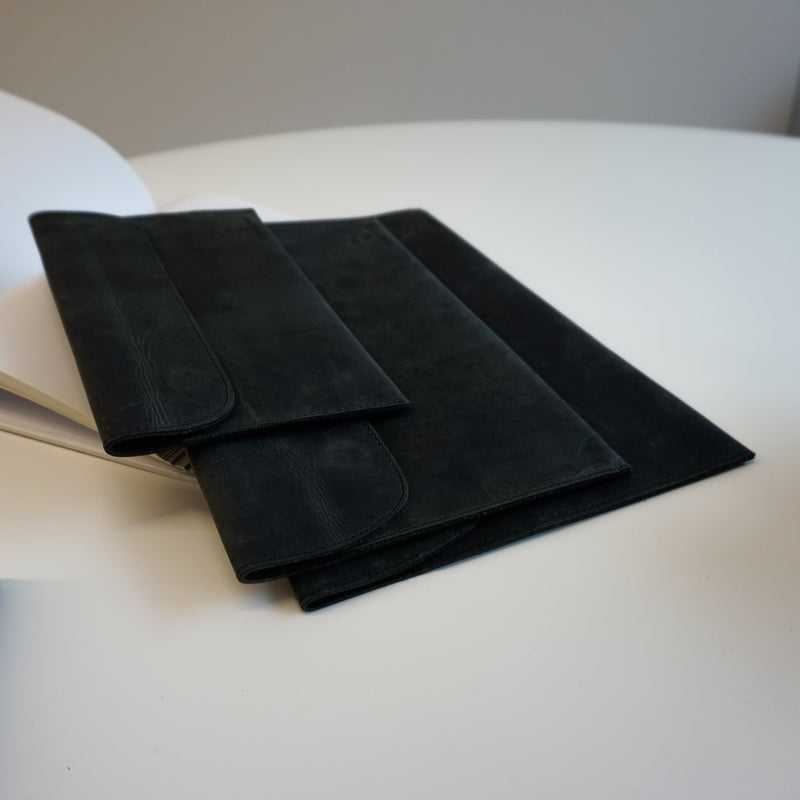 Newton 14 Laptop Case Cowhide Black
