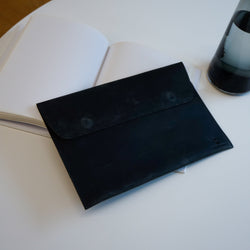 Newton 14 Laptop Case Cowhide Black