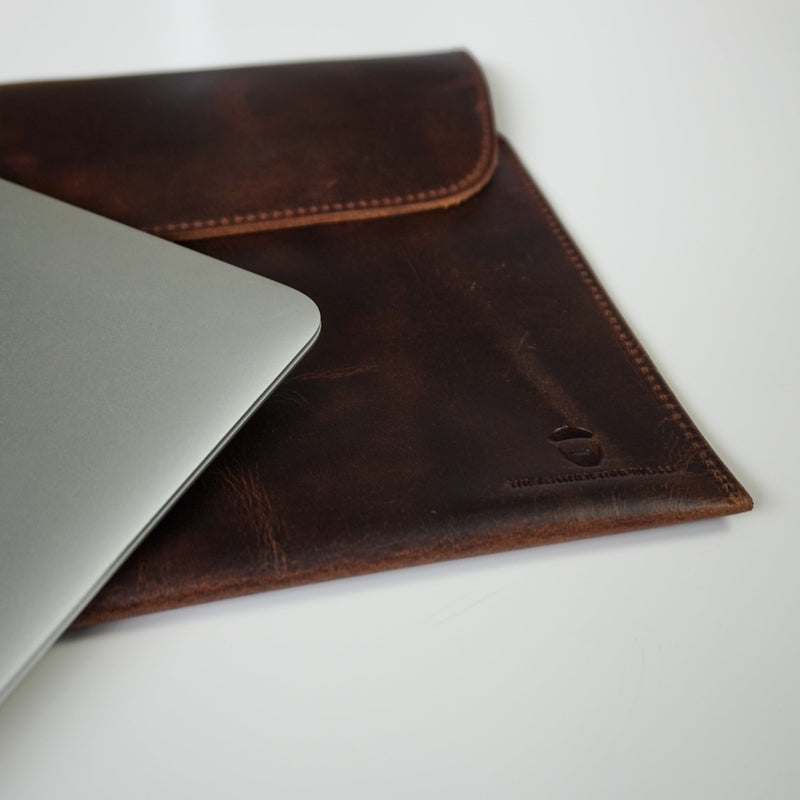 Newton 14 Laptop Case Waxed Buffalo Hide