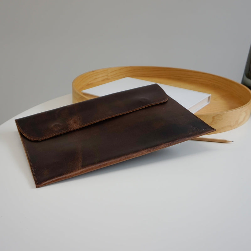 Newton 14 Laptop Case Waxed Buffalo Hide