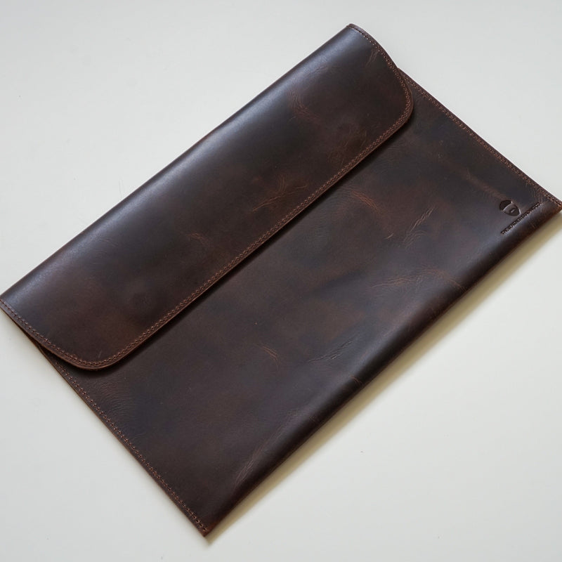 Newton 14 Laptop Case Waxed Buffalo Hide