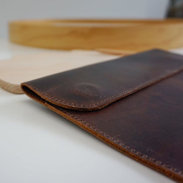 Newton 8 Small Tablet Case Waxed Buffalo Hide