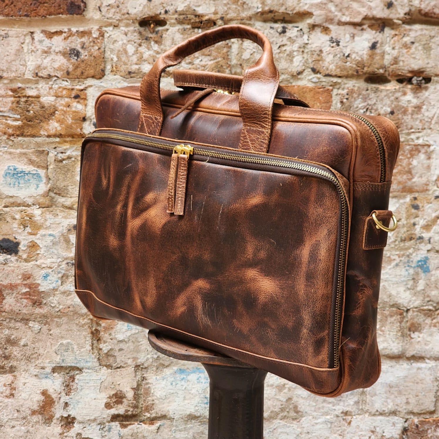 PYRMONT 16-BUFF-ZIP-LAPTOP BAG-BROWN