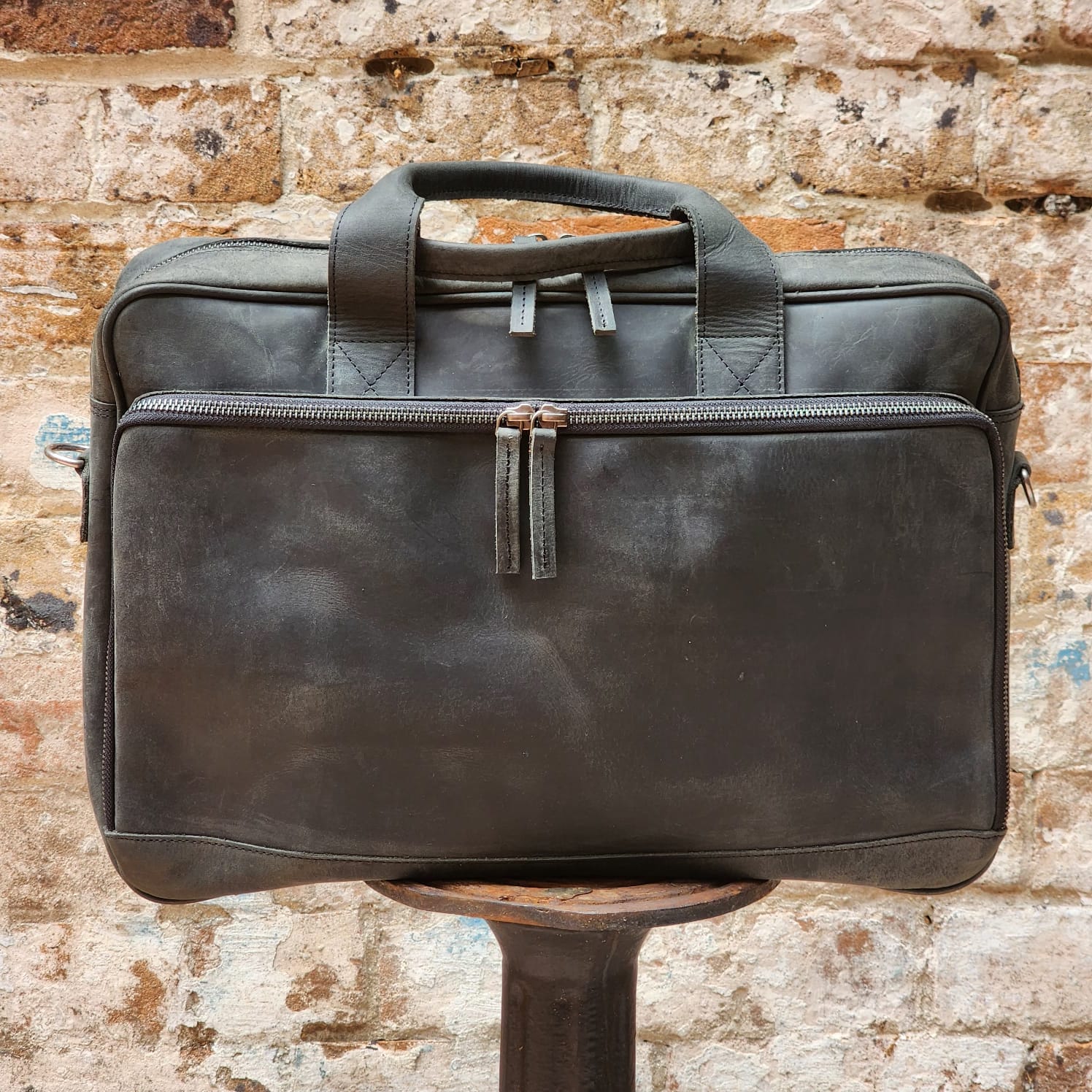 PYRMONT 16-BUFF-ZIP-LAPTOP BAG-BLACK
