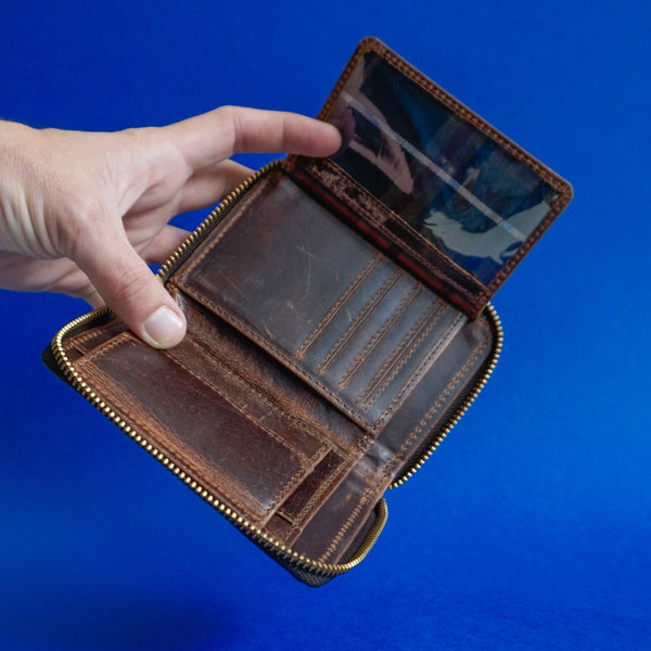 Tassie Wallet Waxed Buffalo Hide