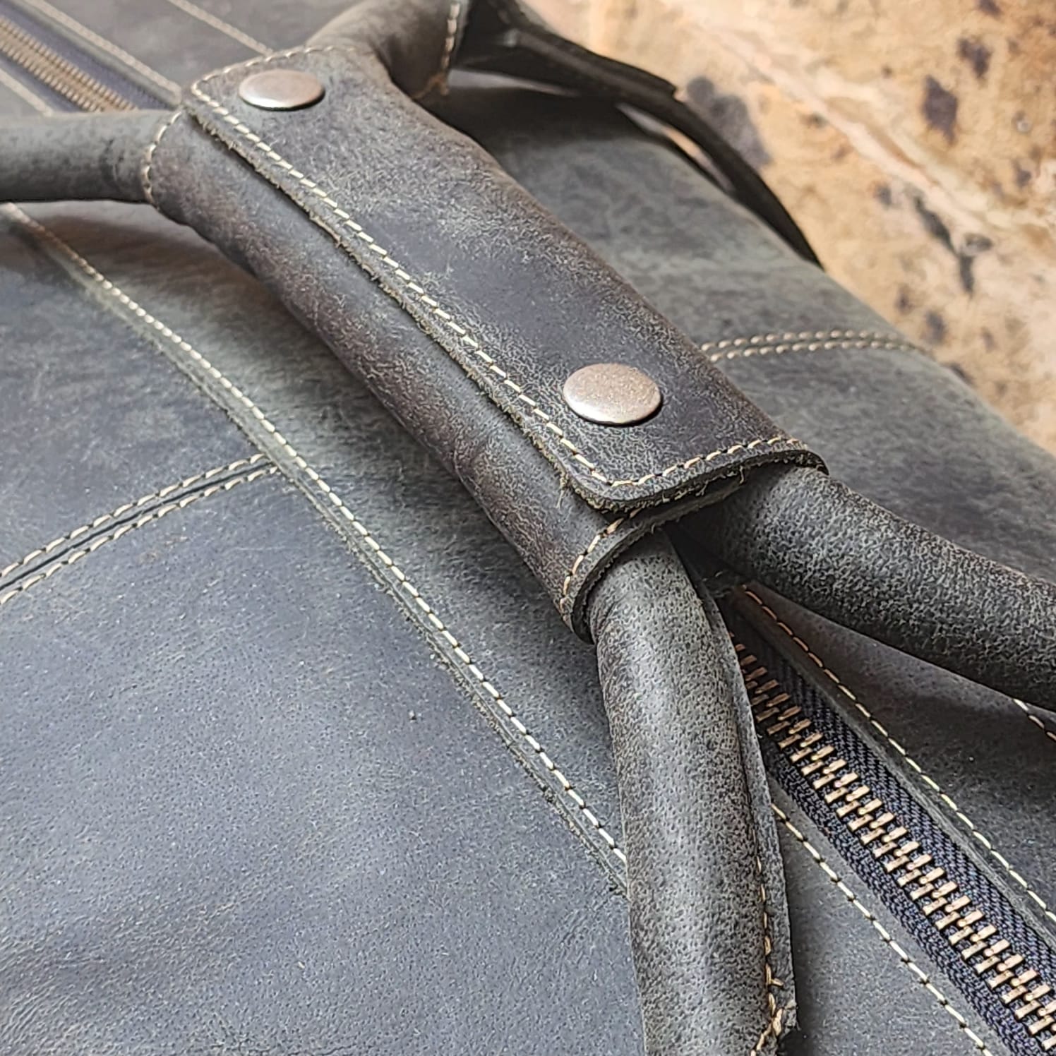 ULURU 50CMM BUFFALO TRAVEL AND GYM DUFFLE BAG - BLACK